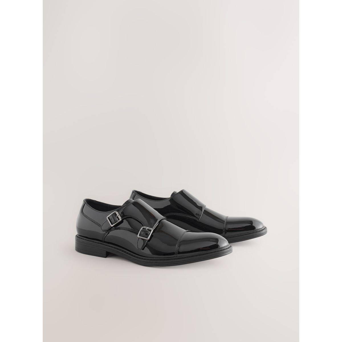 Chaussures vernies à boucles et bout renforcé noir, NEXT