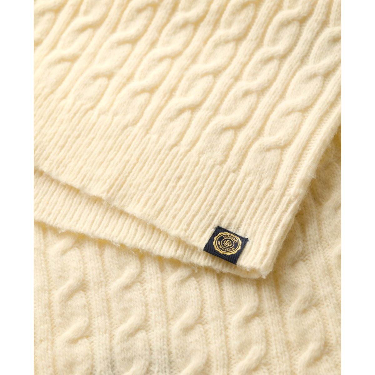 Pull torsadé à col cheminée écru insulaire, SUPERDRY