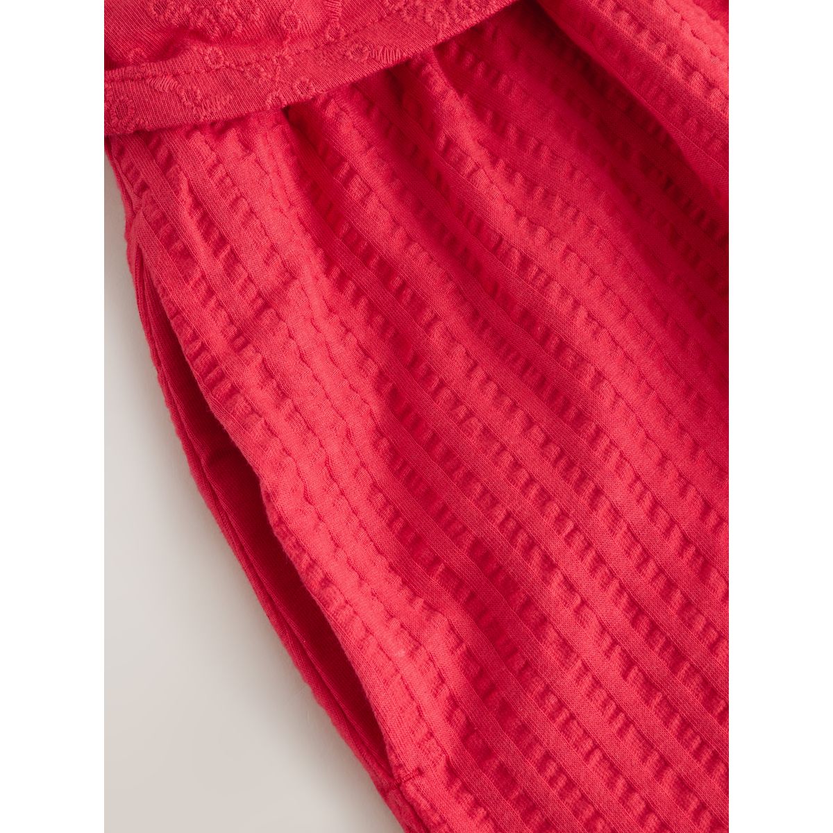 Combi-short bandeau jersey ourlet broderie rouge, NEXT