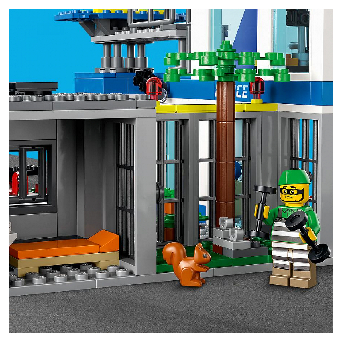 LEGO City - Commissariat de Police 60316 : Aventure Urbaine multicolore, LEGO