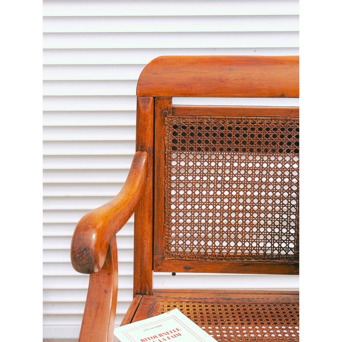 Fauteuil en bois et cannage Ernest N°1559 - Bon état bois clair, DEBONGOUT