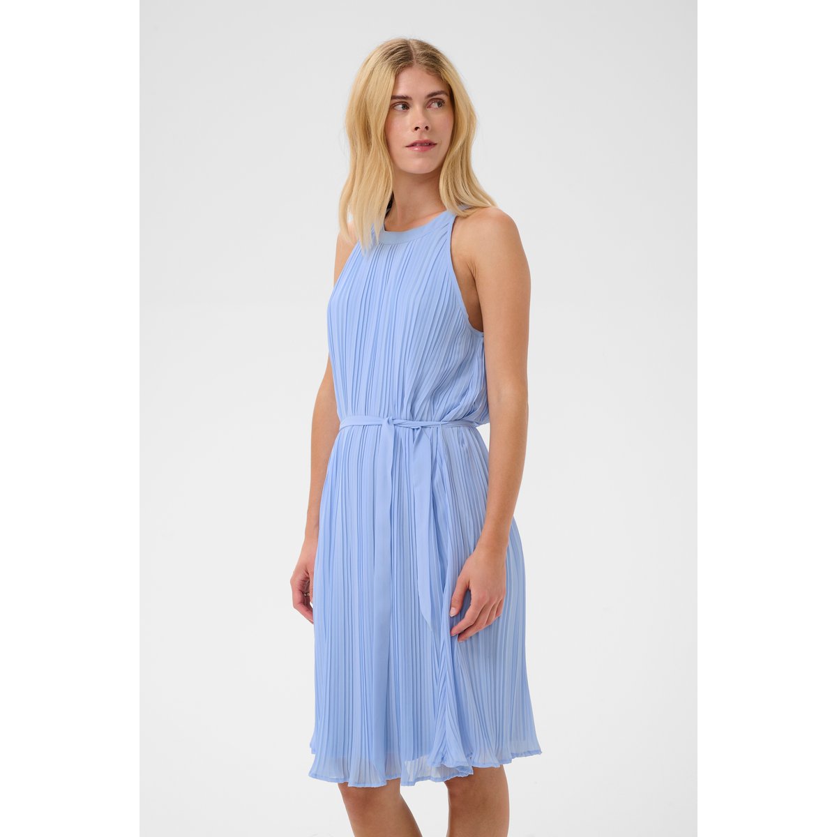 Robe bleu serenity, CULTURE