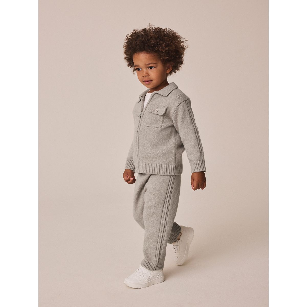 Cardigan en maille zippé/pantalon de jogging naturel, NEXT