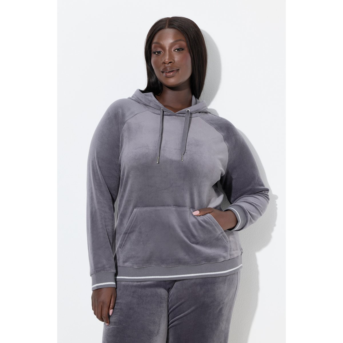 Sweat-shirt d'intérieur en velours gris foncé, ULLA POPKEN