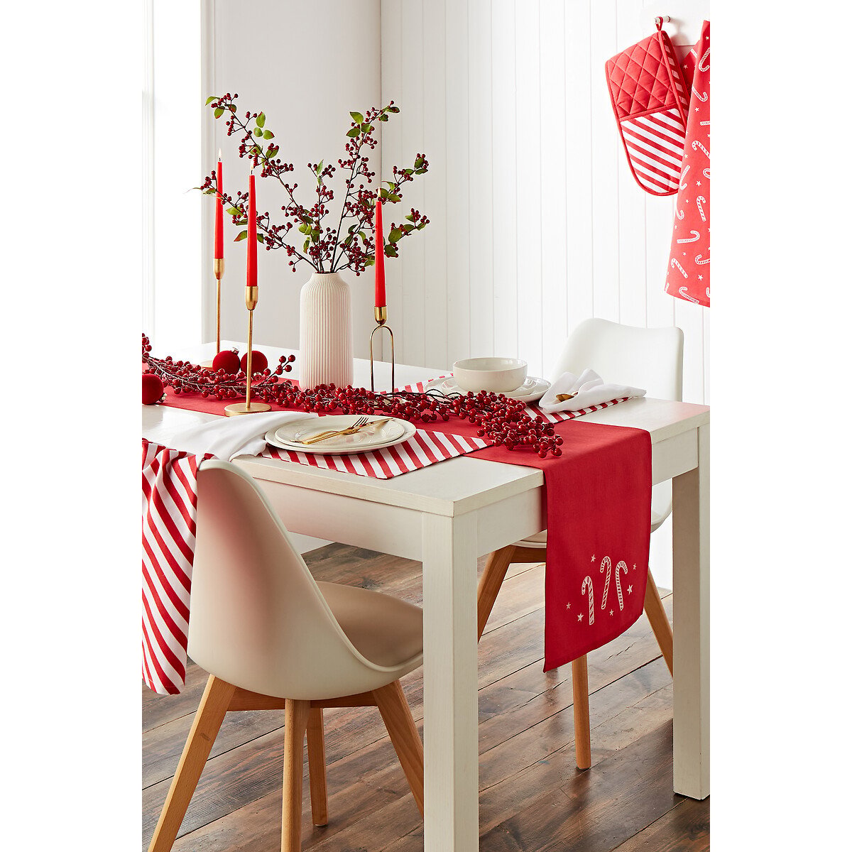 Set of 4 Christmas Candy Cane Placemats red, CATHERINE LANSFIELD
