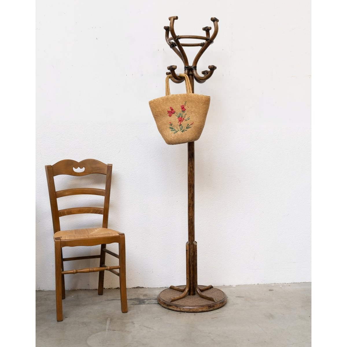 Porte-manteau en bois et cuir Max N°506 - Bon état bois foncé, DEBONGOUT