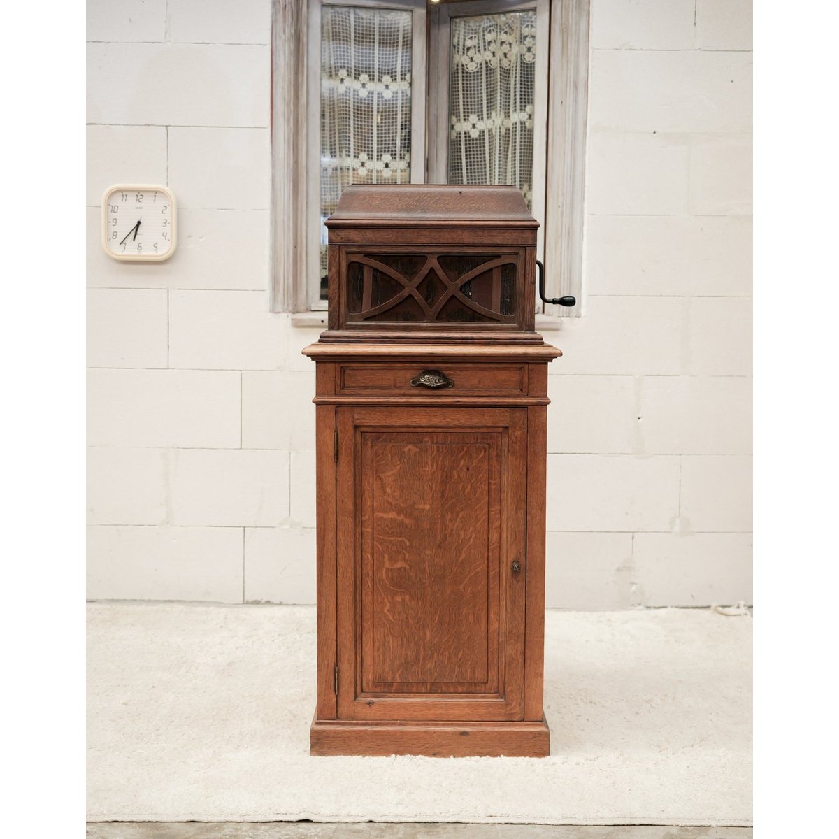 Armoire à disques Blandine N°513 - Bon état bois foncé, DEBONGOUT