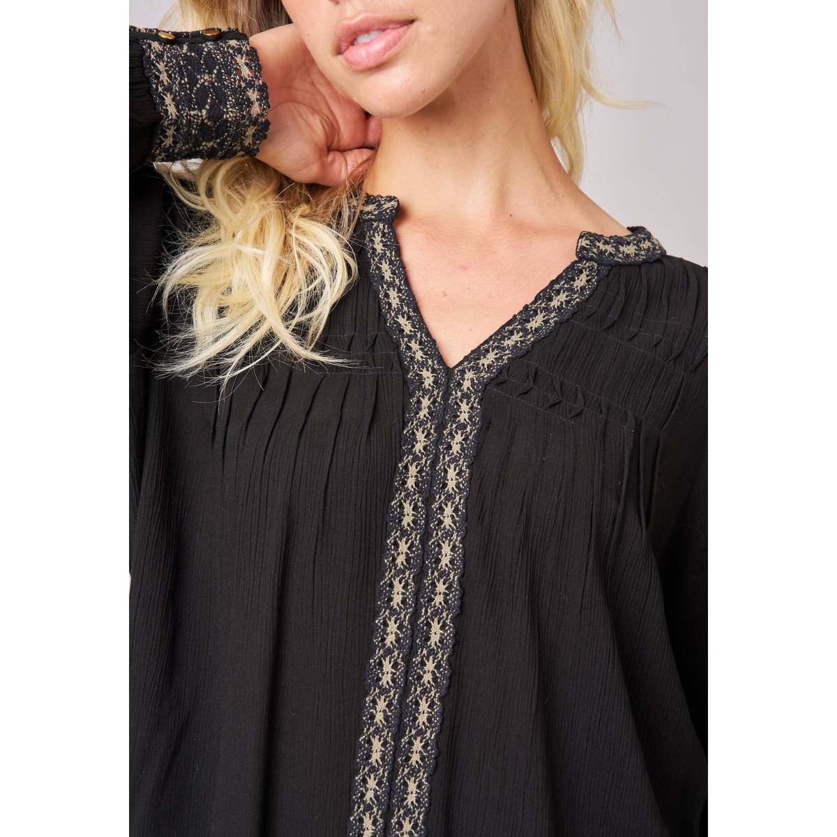 Blouse femme fluide à détails brodés ZITA black, DEELUXE