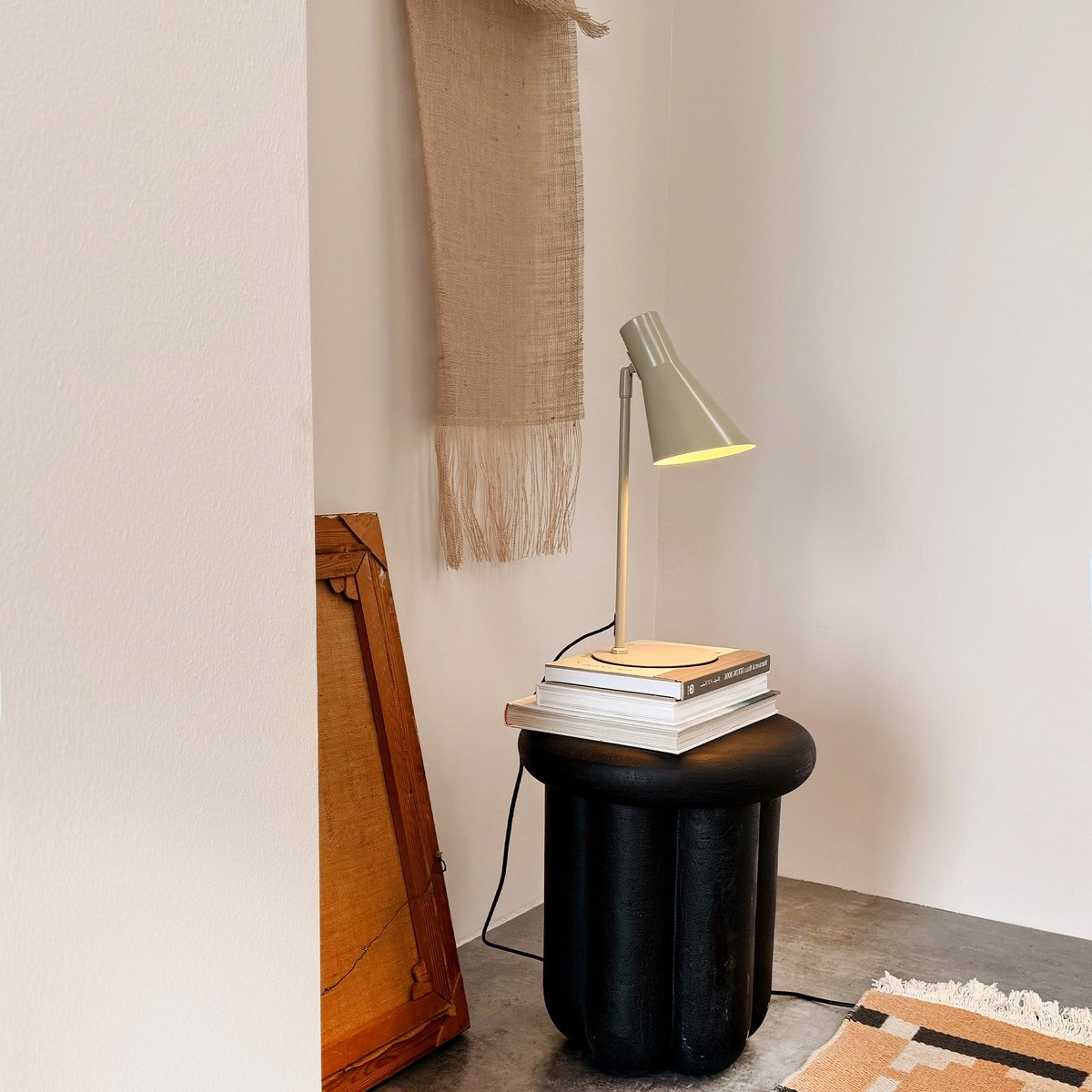 Lampe à poser DL12 en métal coloris gris gris, DYBERG LARSEN