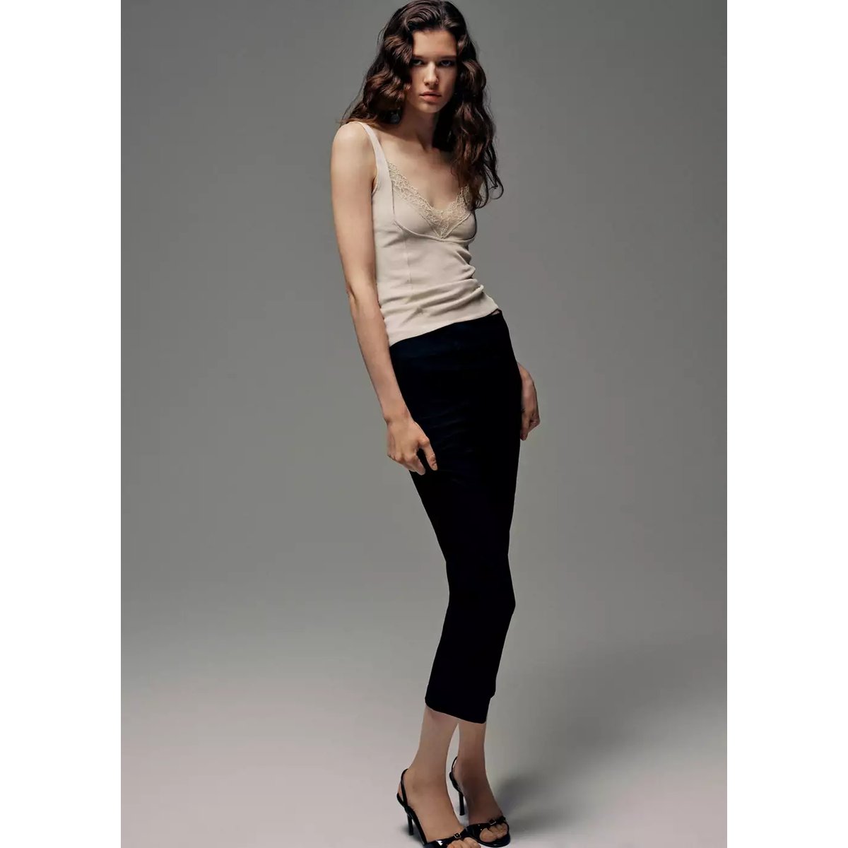 Top côtelé à dentelle beige, MANGO