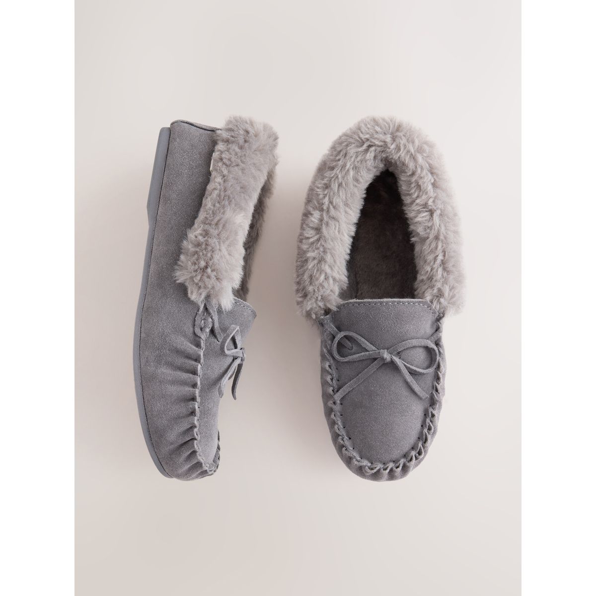 Chaussons style mocassins gris, NEXT