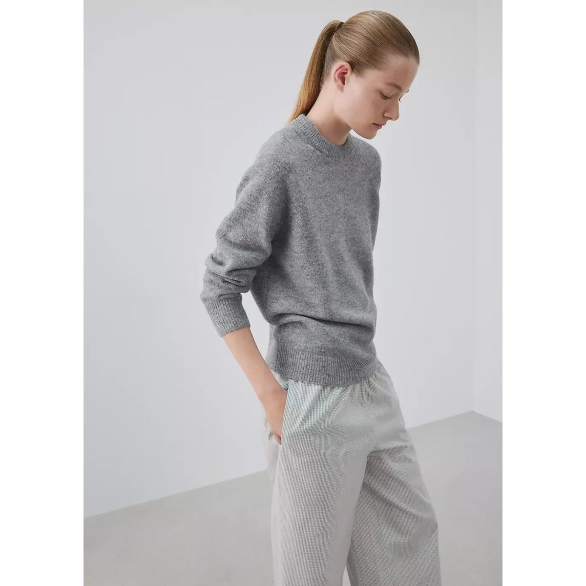 Pull en maille à col rond gris, MANGO