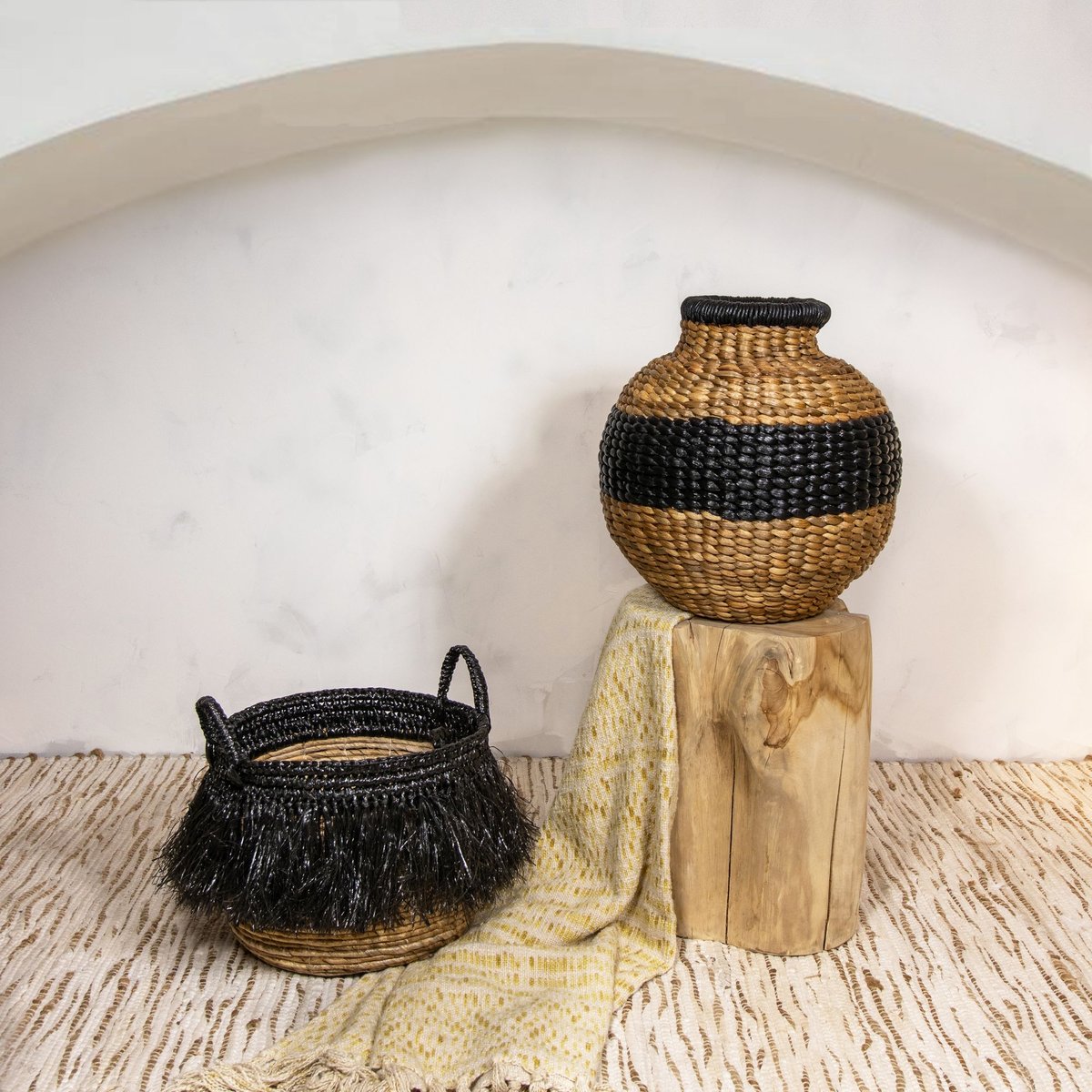 Panier à franges en raphia avec anses noir, NOW'S HOME