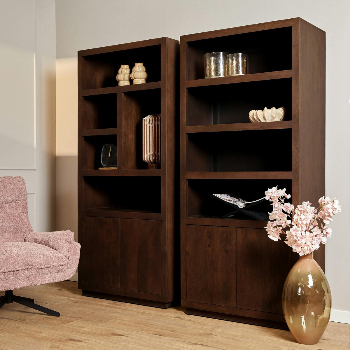 Bibliothèque en bois 4 niveaux 2 portes MONTARO brun, PIER IMPORT