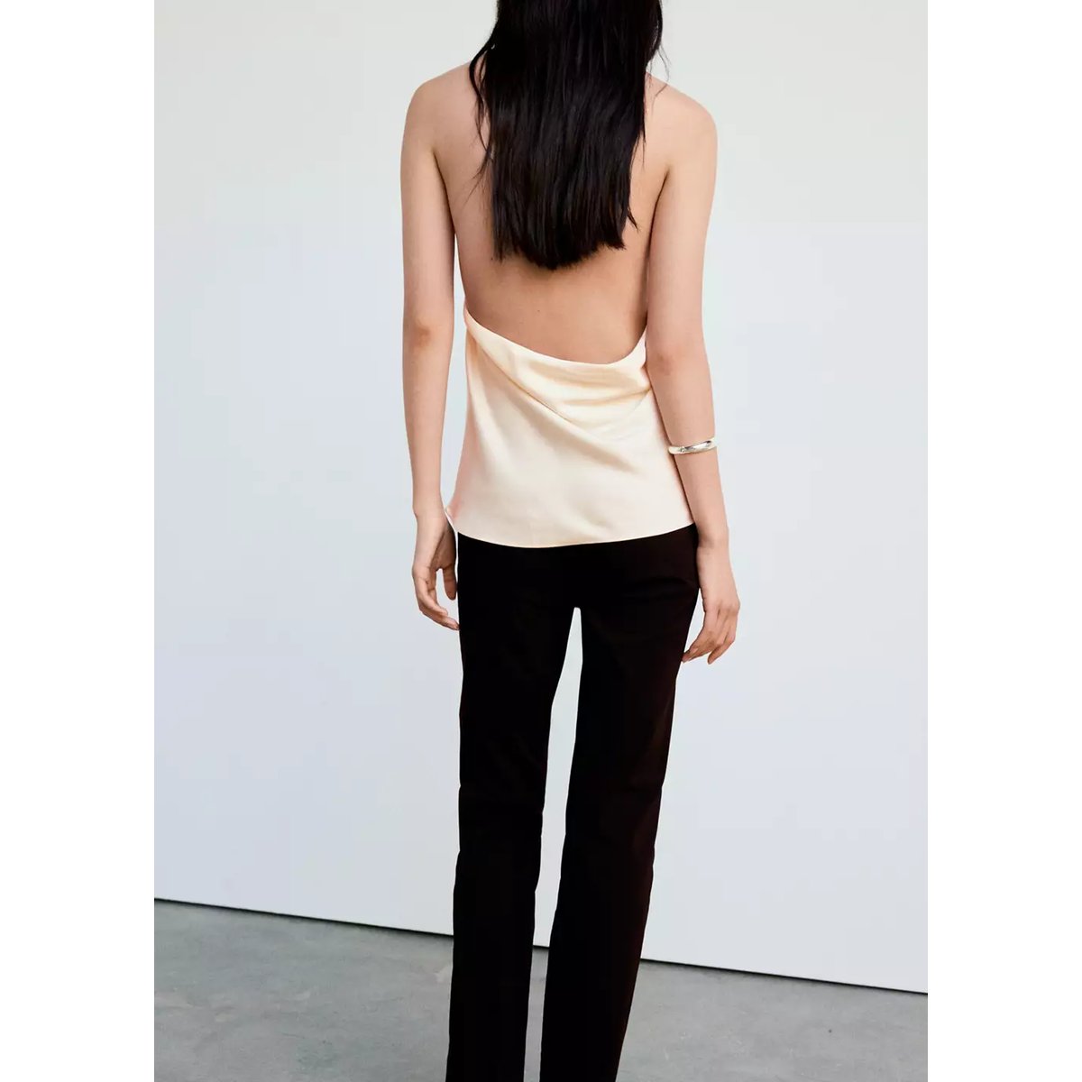 Top satin col bénitier écru, MANGO