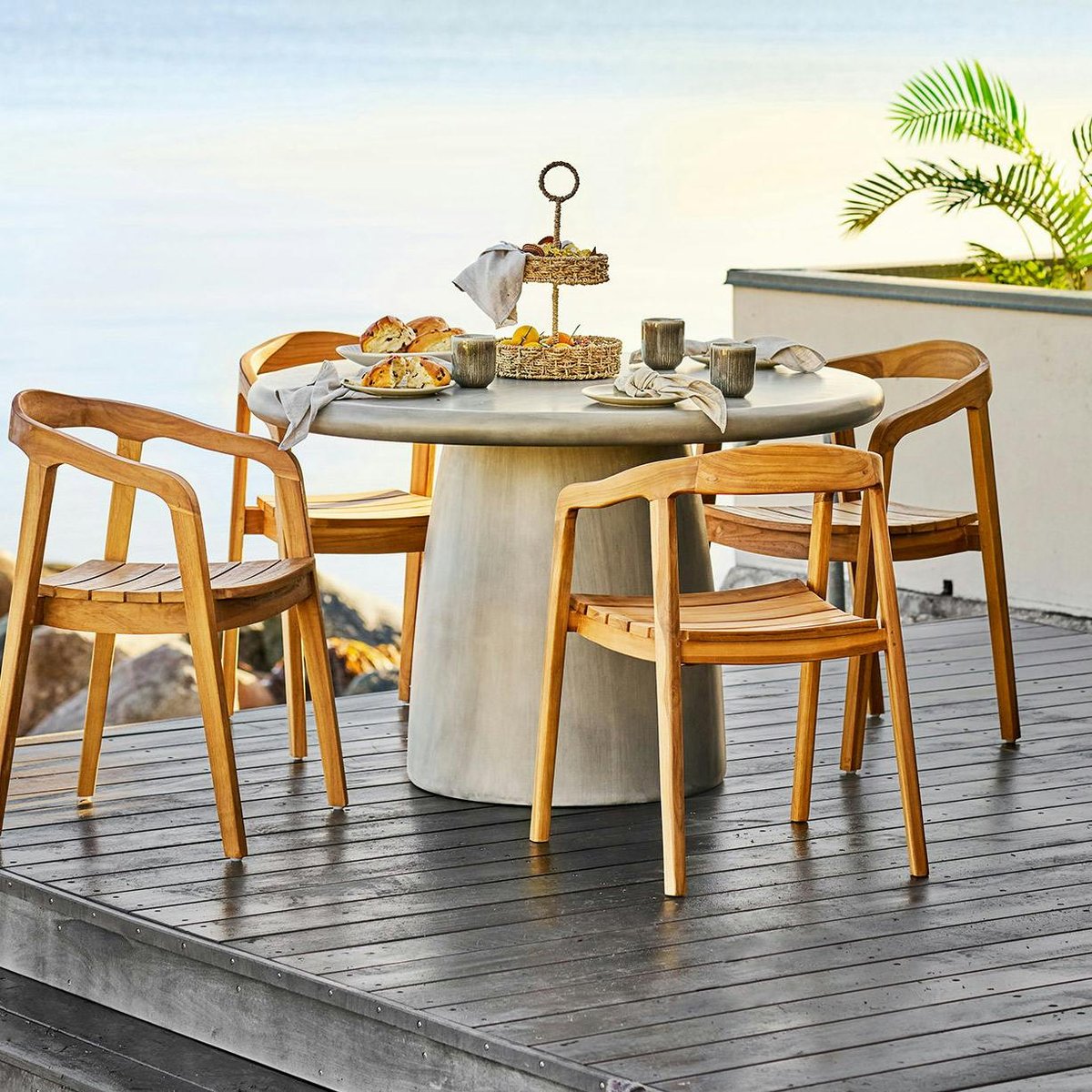 Table ronde en oxyde de magnésium ø120cm, intérieur/extérieur NERINGA gris, PIER IMPORT