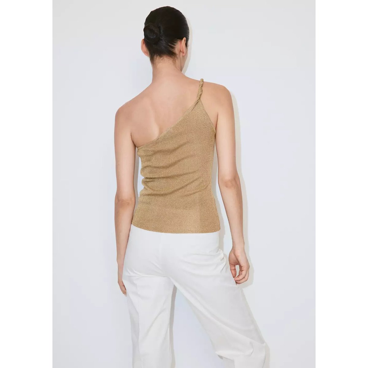 Top maille asymétrique or, MANGO