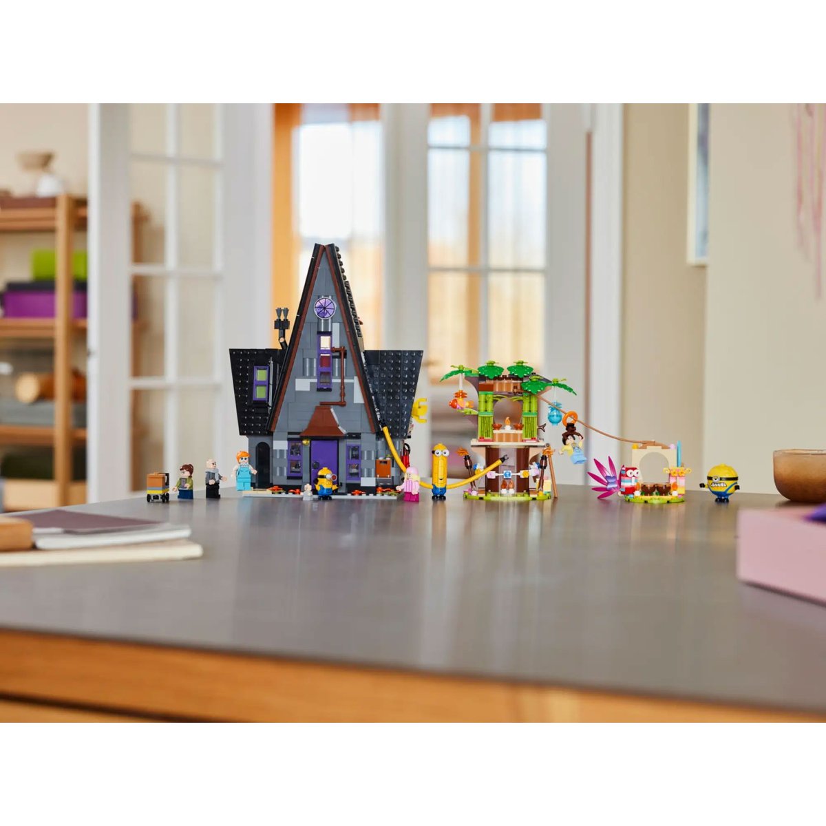 LEGO Moi, Moche et Méchant - Le manoir de Gru et ses Minions - Set 75583 bleu, LEGO
