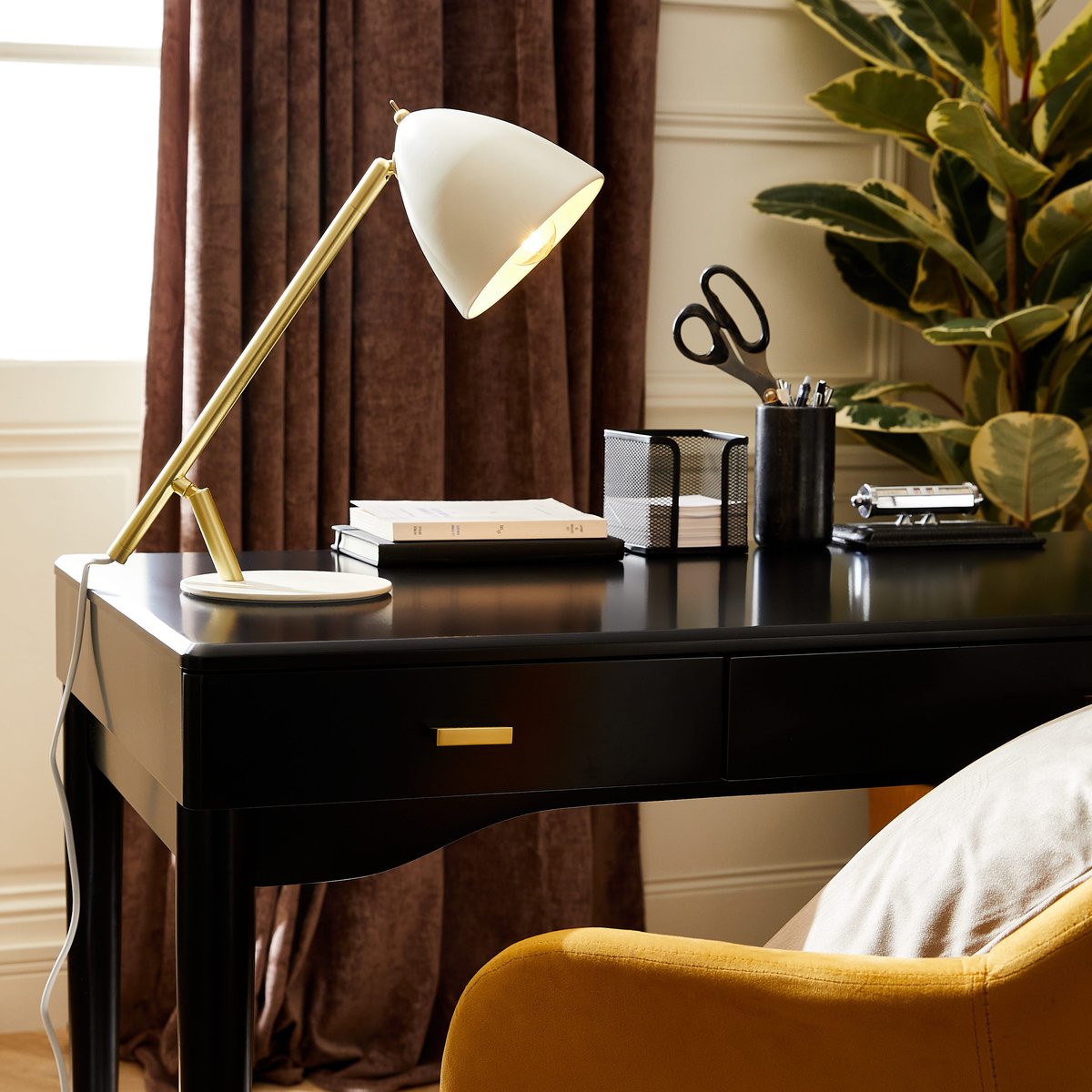 Lampe de bureau en fer, GRANMA beige, INSPIRE