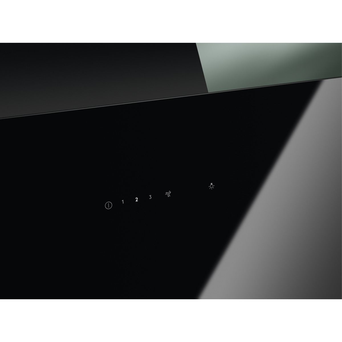 Hotte décorative murale inclinée LFV629K couleur unique, ELECTROLUX