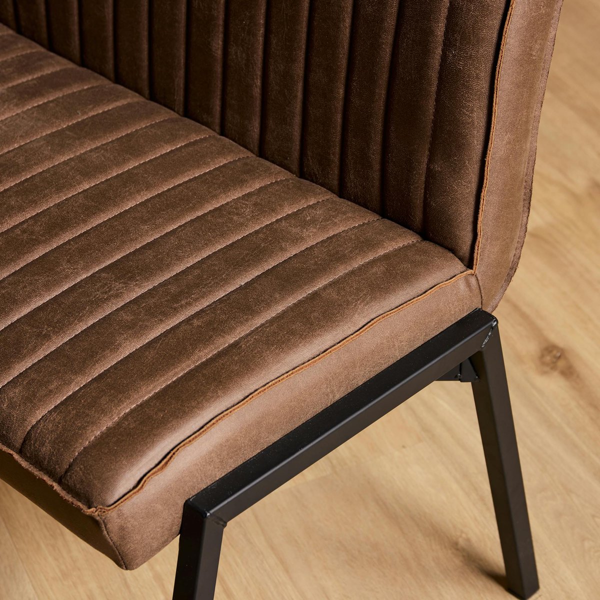 Banc de salle à manger polyuréthane 2,5 places CORTINA marron, PIER IMPORT