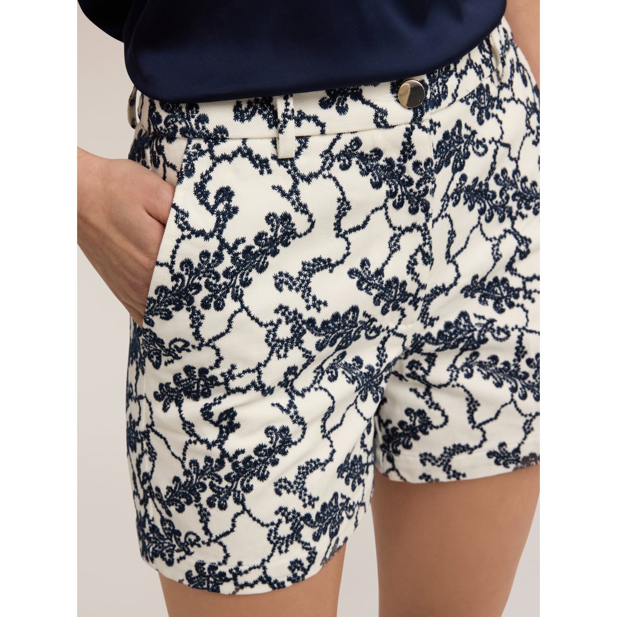 Short taille haute avec broderie florale bleu, MOTIVI
