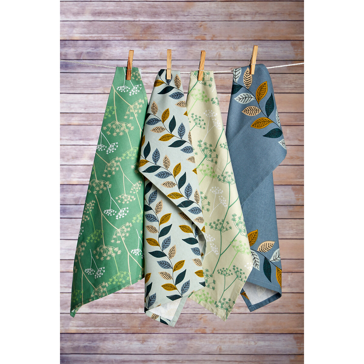 Set of 3 Cotton Tea Towels in Green Floral Print black, SO'HOME