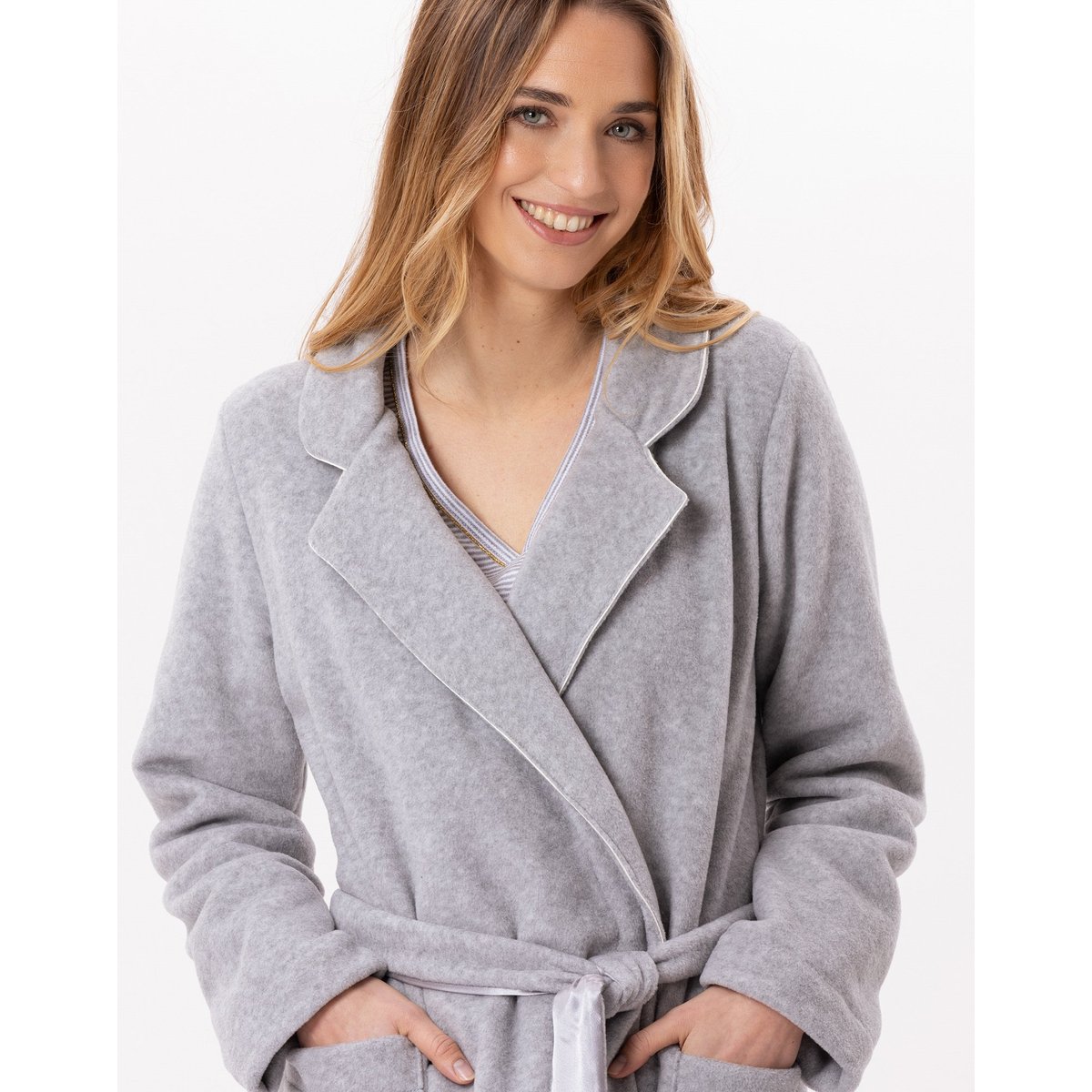 Peignoir croisé en polaire ESSENTIEL H65A gris, LE CHAT