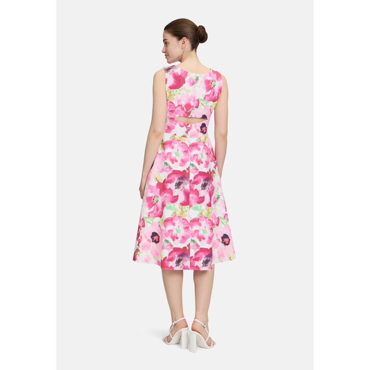 Robe de cocktail à imprimé à fleurs cream/rosé, VERA MONT