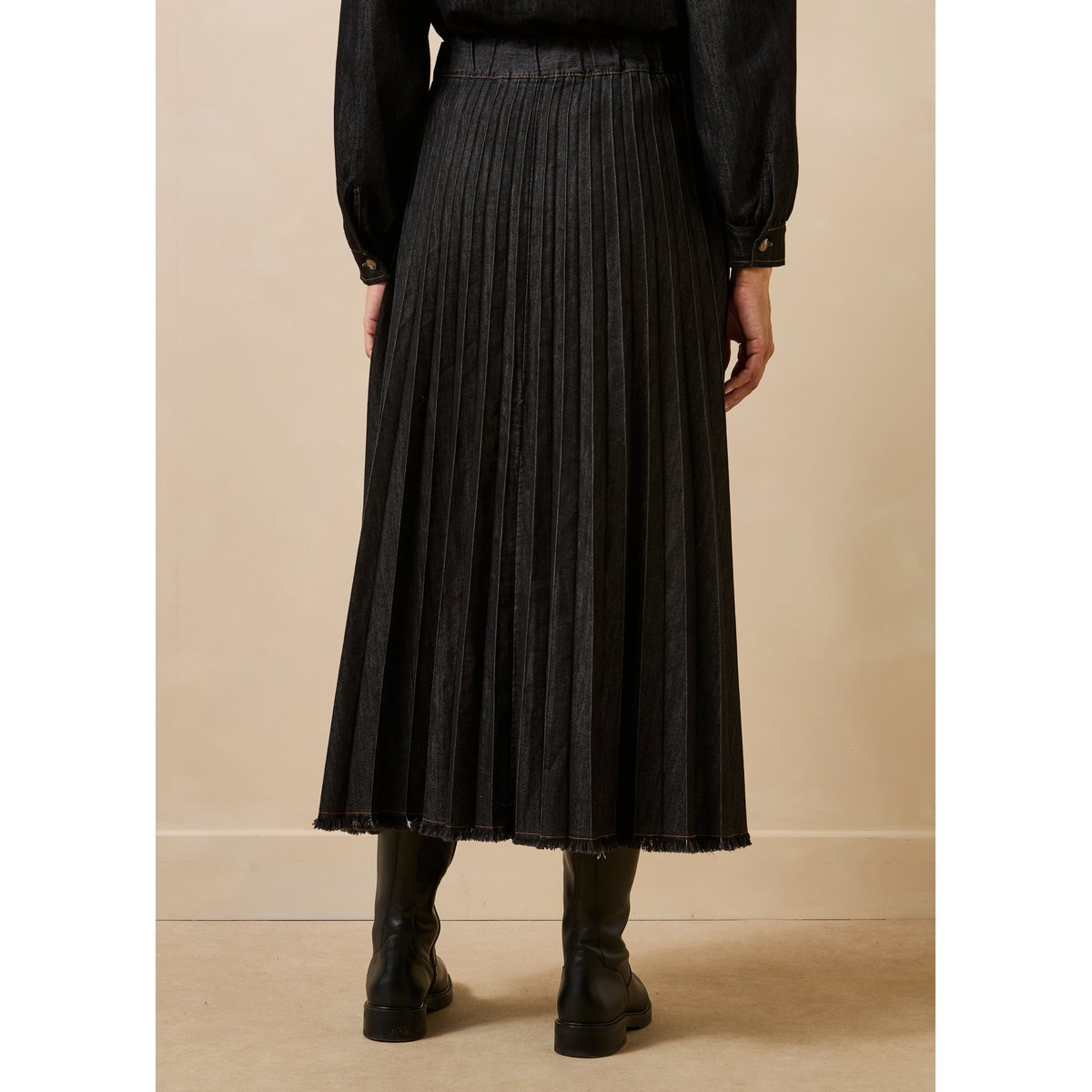 Jupe longue plissée en jean noir, LA FEE MARABOUTEE