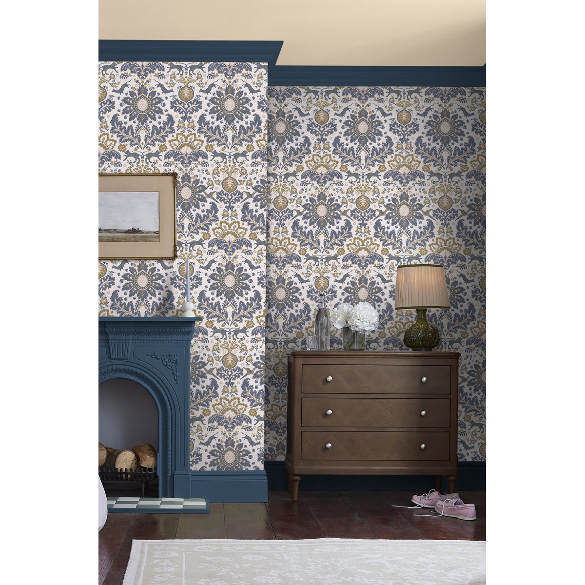 Papier peint damassé fleuri luxuriant bleu, rose, ocre, JOULES