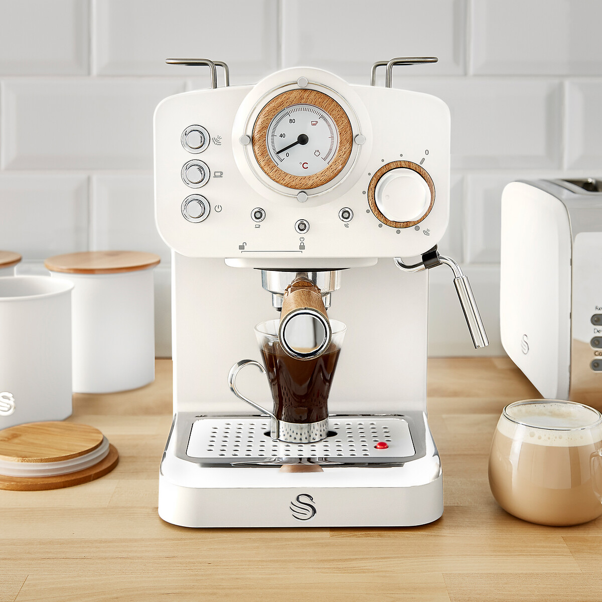 Nordic Pump Espresso Coffee Machine - SK22110 cream, SWAN