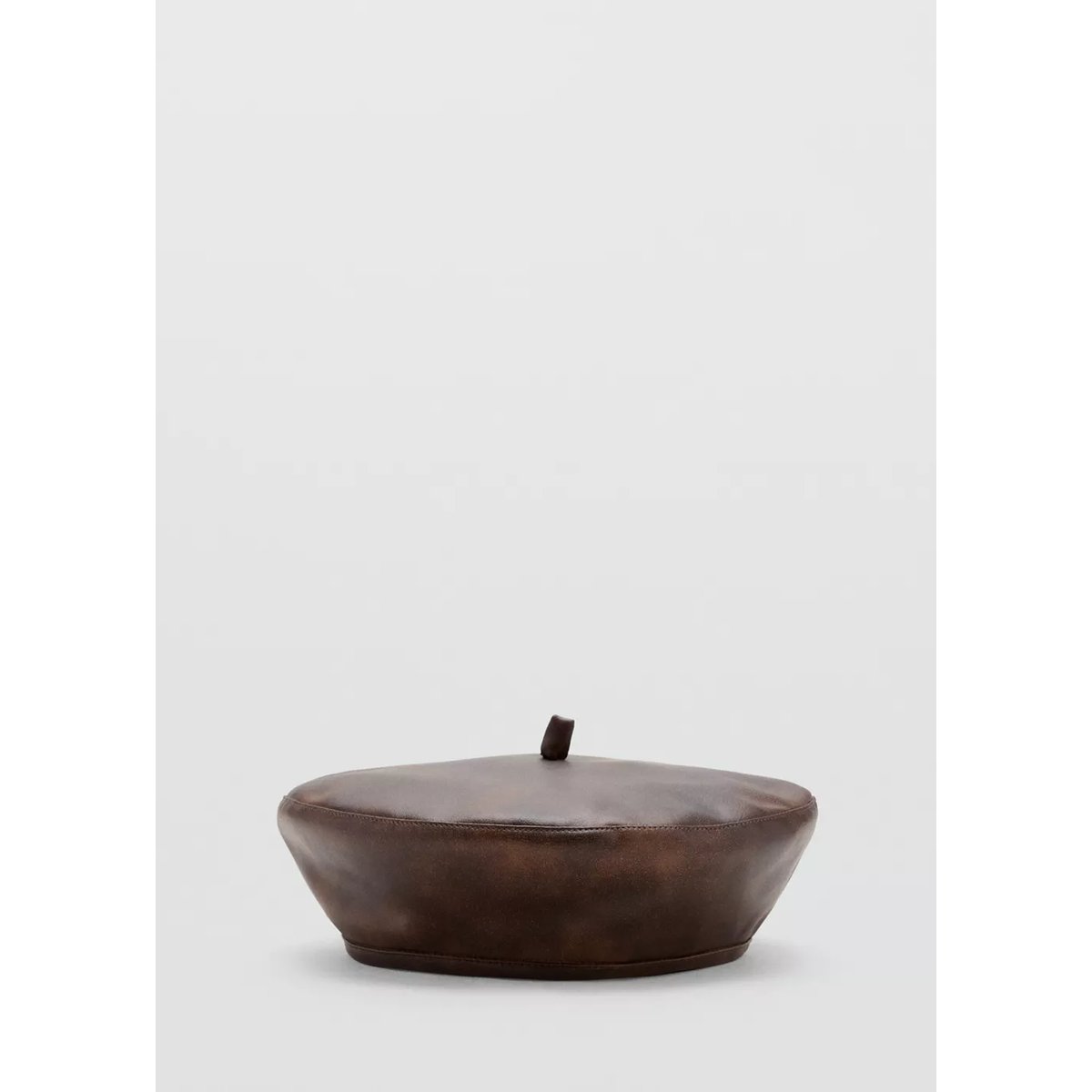 Béret en cuir synthétique chocolat, MANGO
