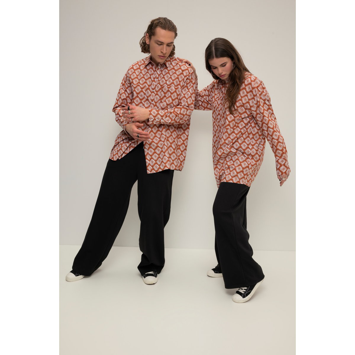 Chemise oversized à imprimé intégral et col orange de rouille, STUDIO UNTOLD
