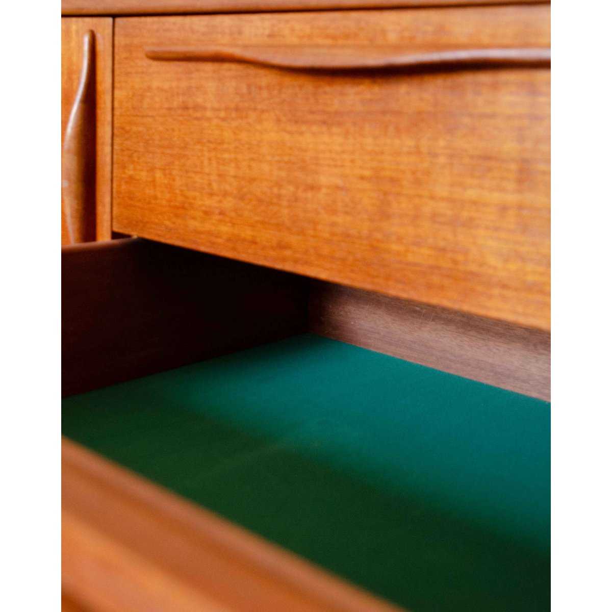 Grande enfilade noire et bois clair Margaret N°507 - Bon état bois clair, DEBONGOUT