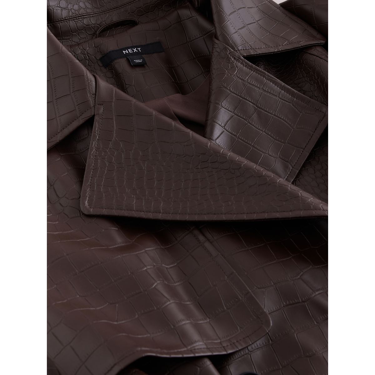 Trench en similicuir effet croco à ceinture marron chocolat, NEXT
