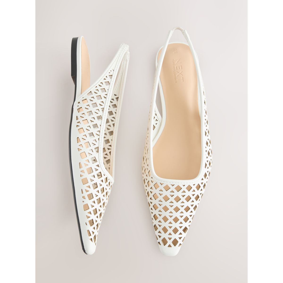 Chaussures plates à bride arrière et découpes blanc, NEXT