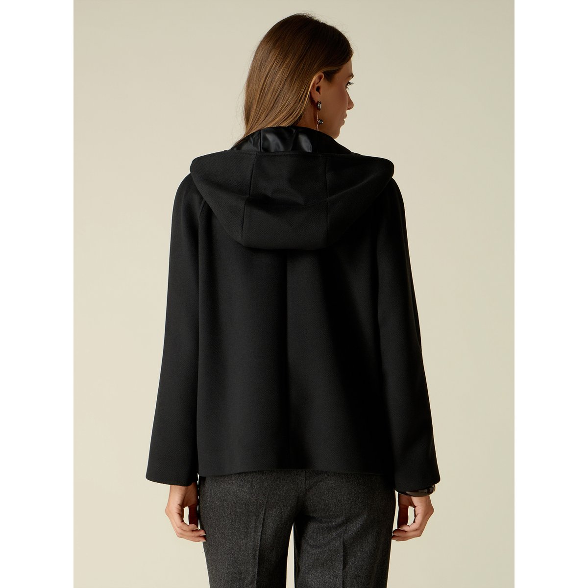 Caban à capuche et zip noir, OLTRE