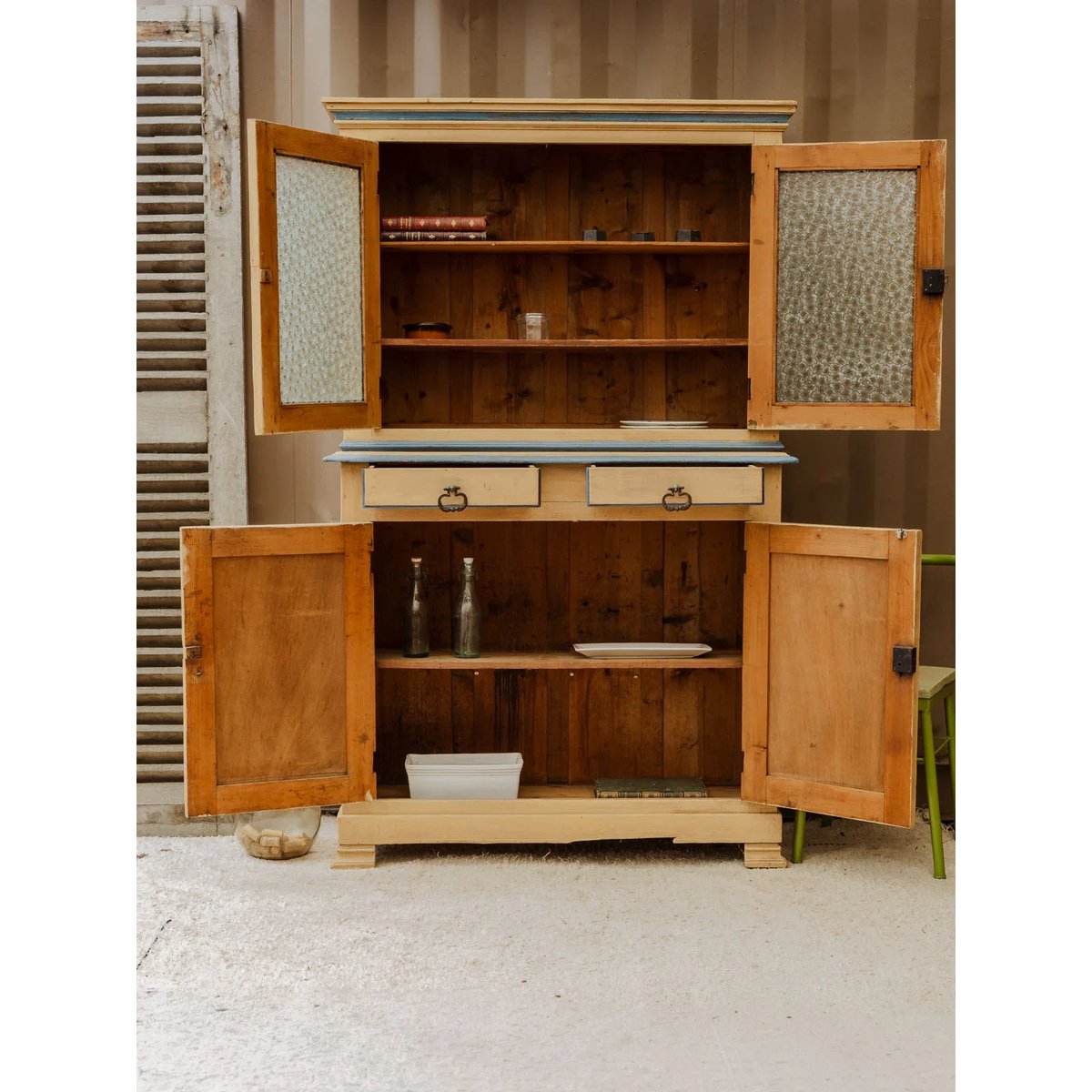Buffet à deux corps en bois Gilbert N°860 - Bon état bois clair, DEBONGOUT