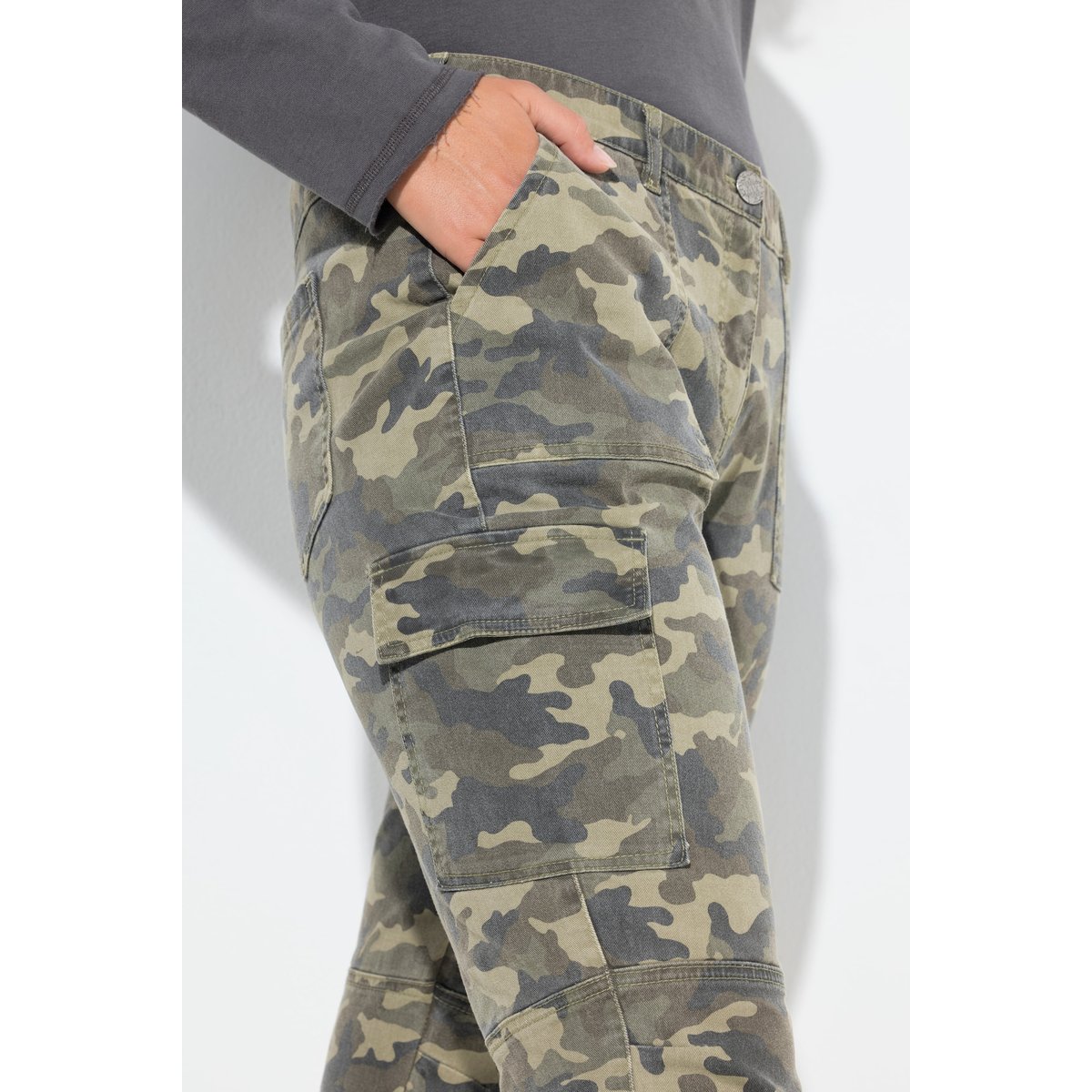 Pantalon boyfriend à motif camouflage gris olive, ULLA POPKEN