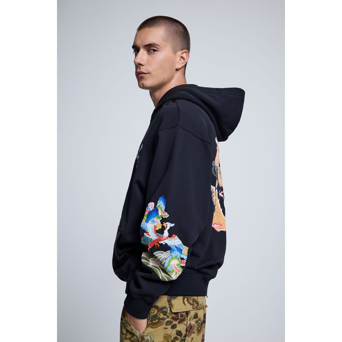 Sweat à capuche brodé noir, DESIGUAL