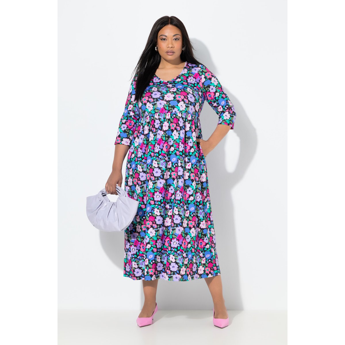 Robe maxi en jersey, motif floral noir, ULLA POPKEN