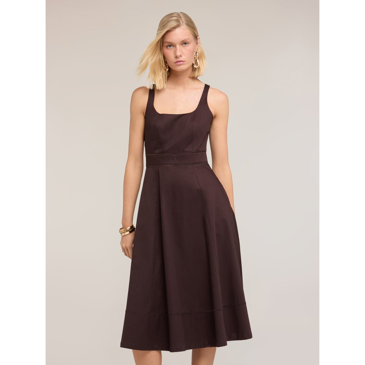 Robe évasée avec ajouré marron, MOTIVI