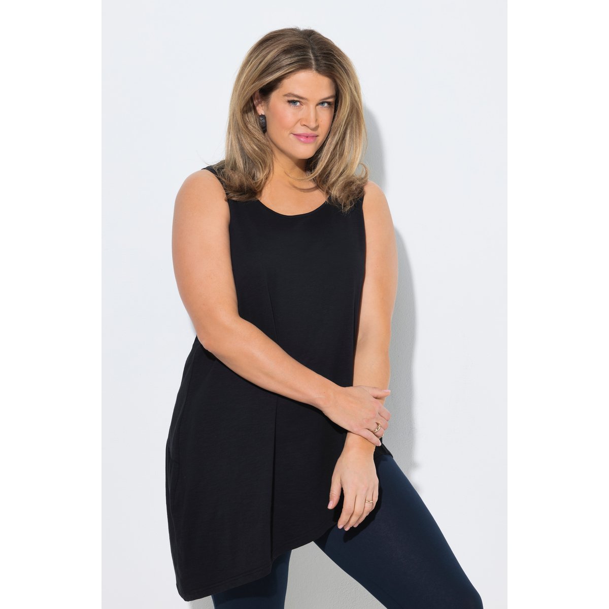 Top long, volant, coupe A, col rond noir, ULLA POPKEN