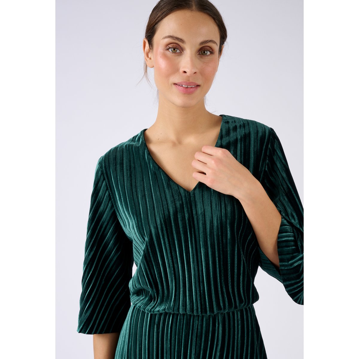 Robe en velours plissé satiné + ceinture vert, DAMART