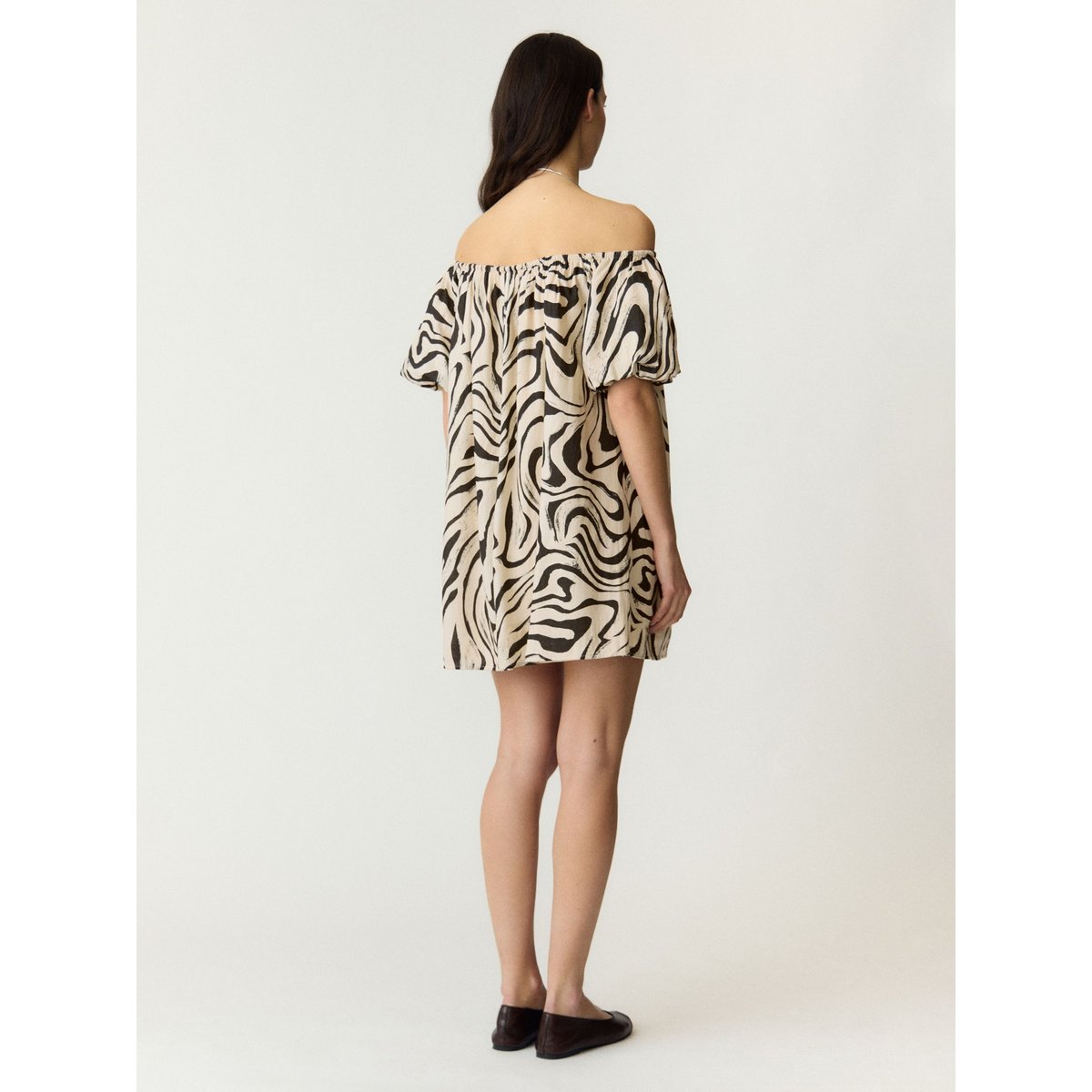 Mini-Robe pristine, YAS