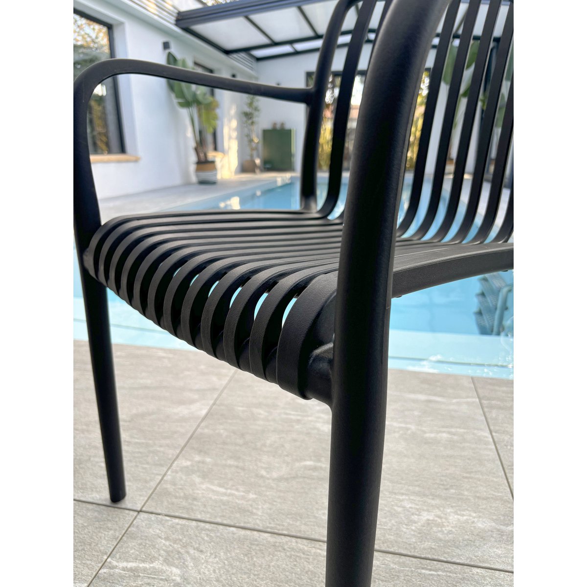 Lot de 2 fauteuils de jardin empilables en Polypropylène TIAGO noir, DCB GARDEN