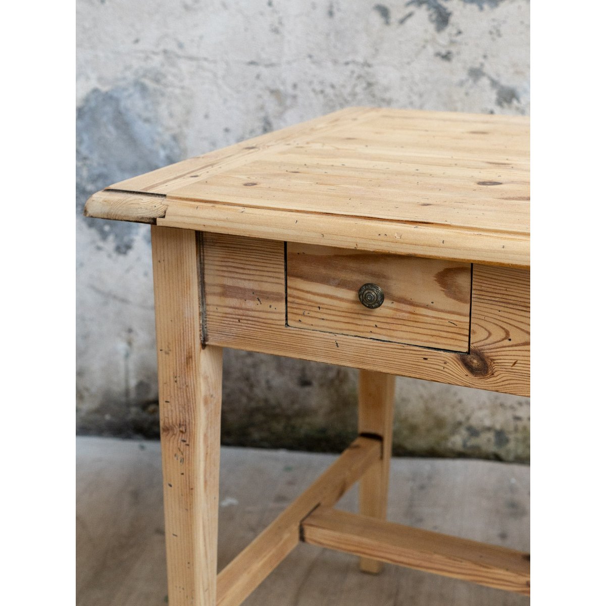 Table à manger en bois Romy N°1589 - Bon état bois clair, DEBONGOUT