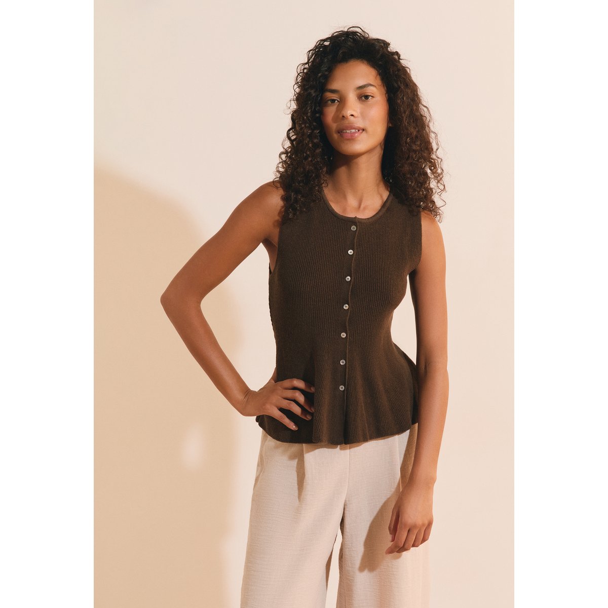 Cardigan sans manches avec coton SOAN CARDI chocolat, ETAM