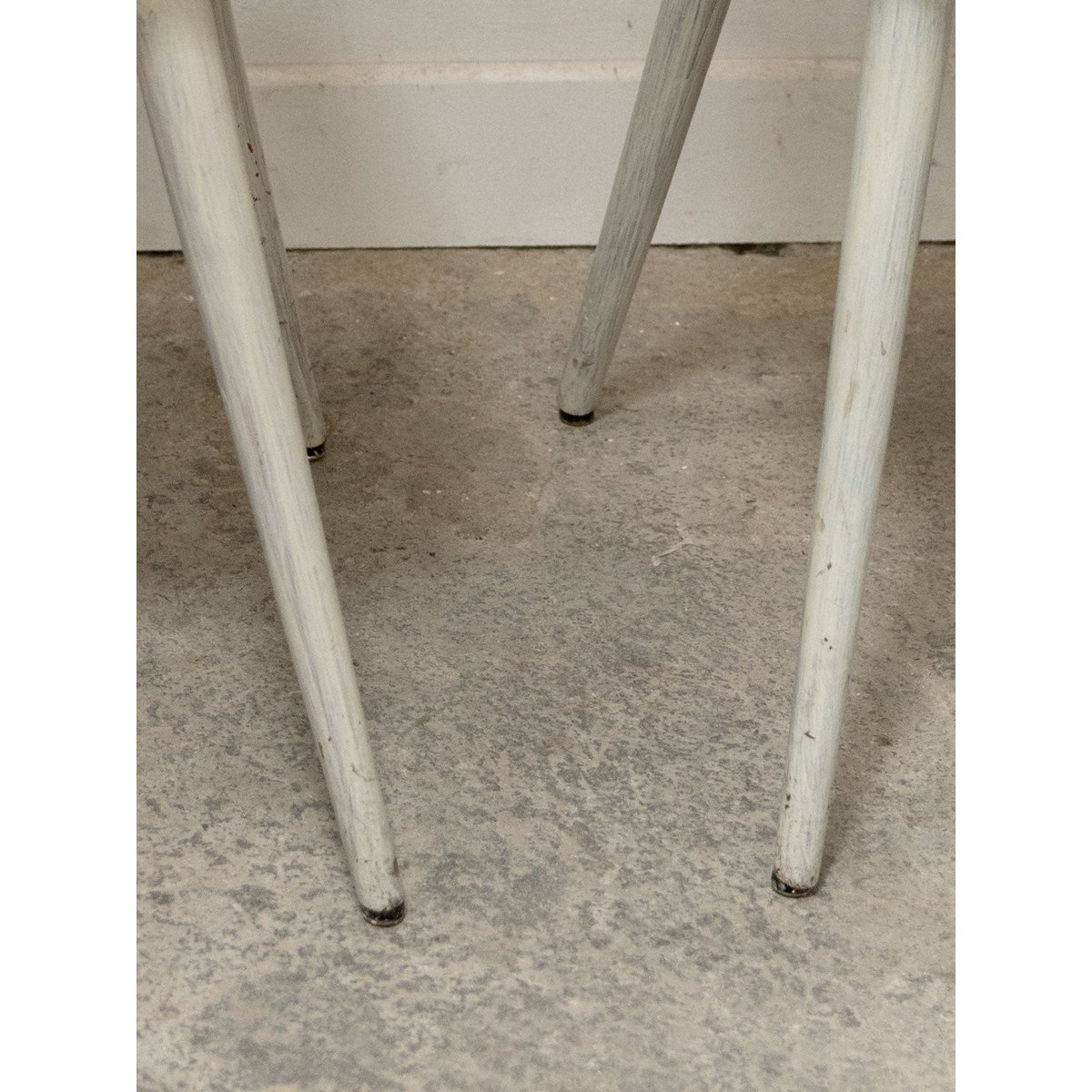 Lot de six chaises Baumann blanc crème Claude N°1391 - Bon état blanc, DEBONGOUT